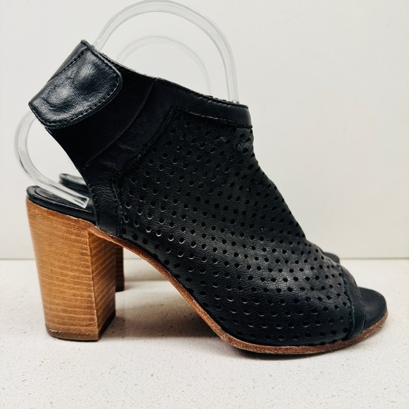 Mimosa Black Genuine Soft Leather Shoes Peep Toe Stacked Heel Sandals Sz 37 - Picture 1 of 15